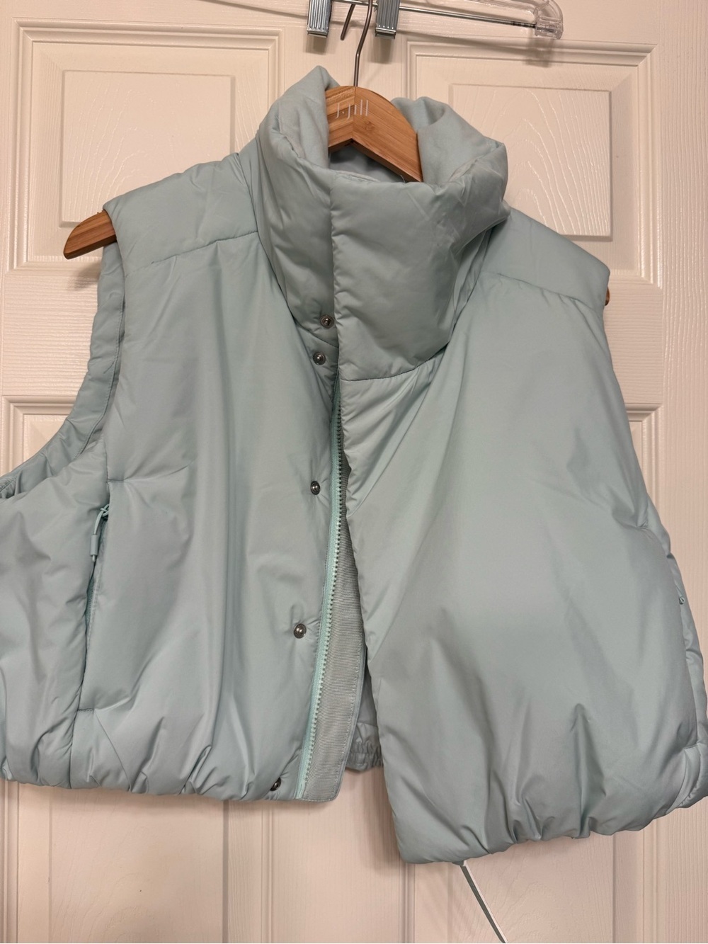 NEW- Beyond Yoga puffer vest - Picture 6 of 8